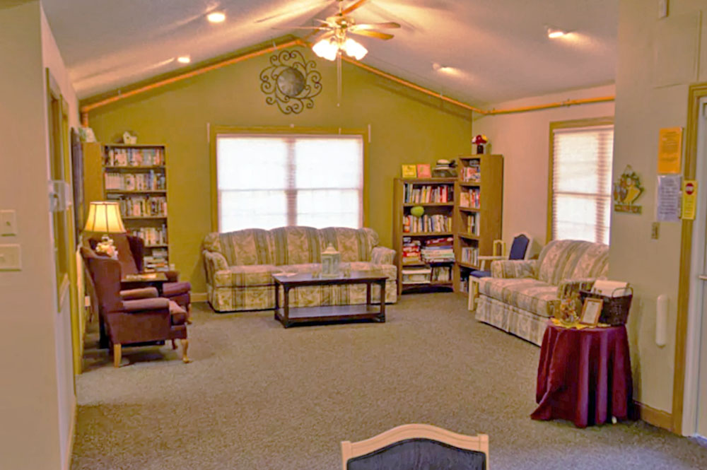 Primrose Cottages Memory Care library in Aberdeen, SD